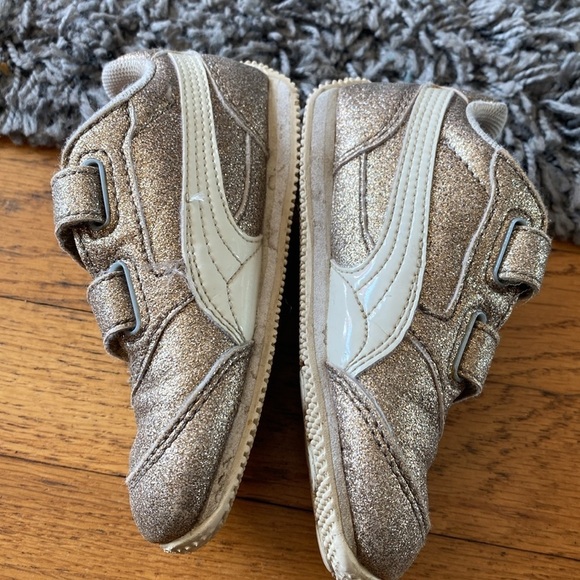 Puma Toddler Gold Glitter Velcro Sneakers Size 6 - Picture 5 of 9